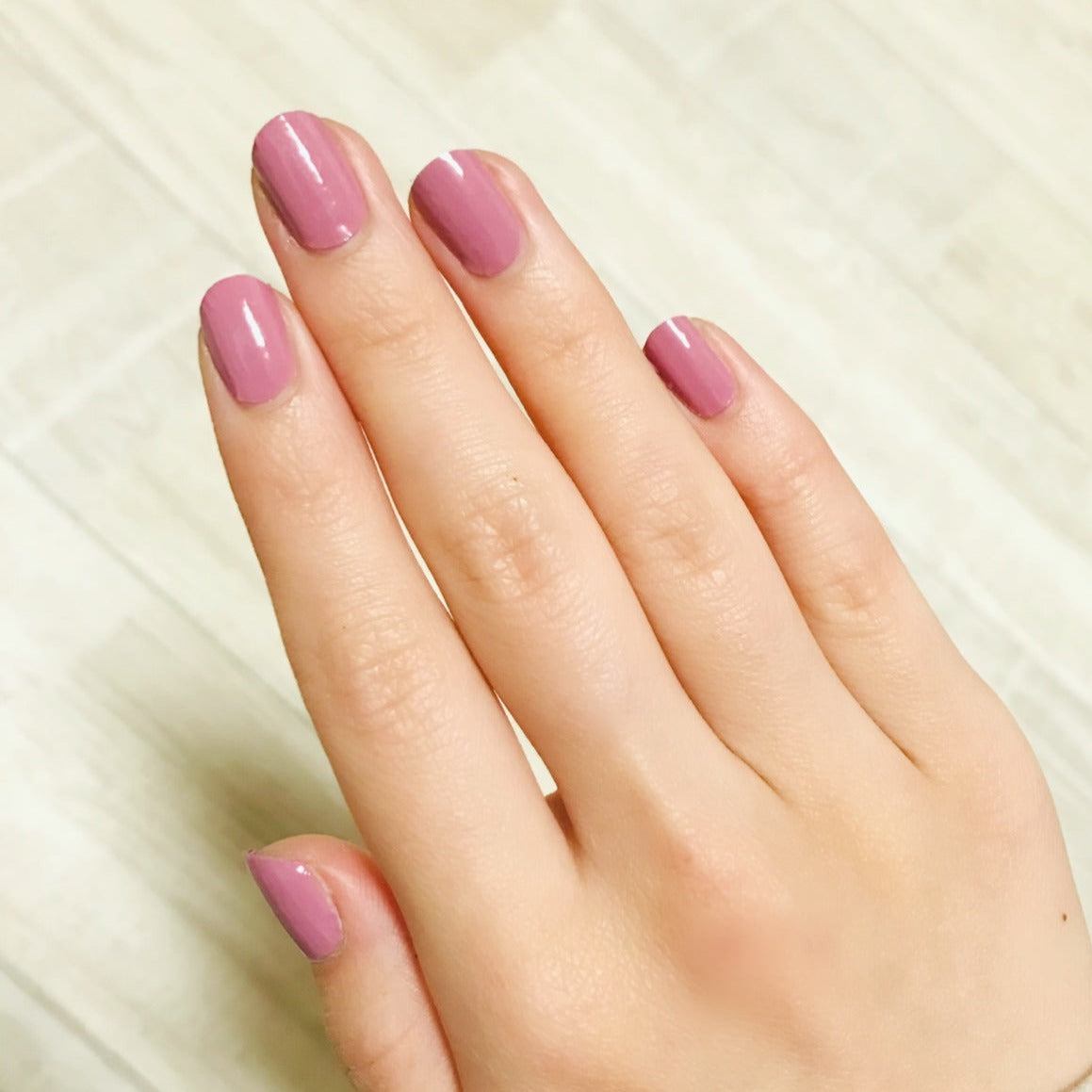 モダンモーブ (Modern Mauve)