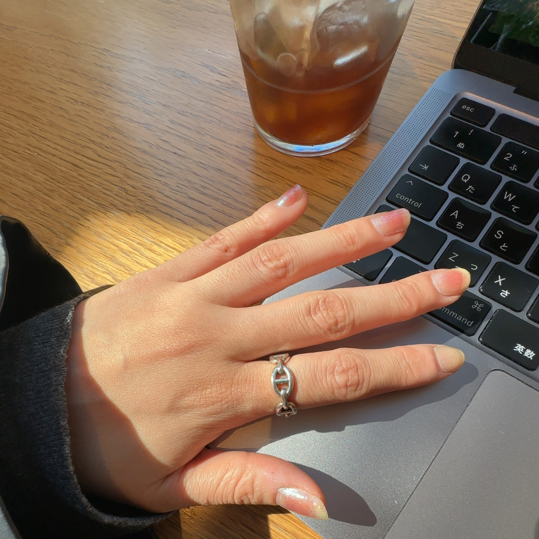 チーキーチャーム (Cheeky Charm)